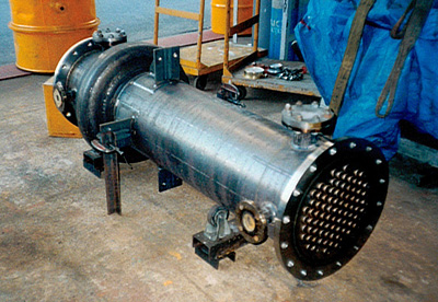 �M������